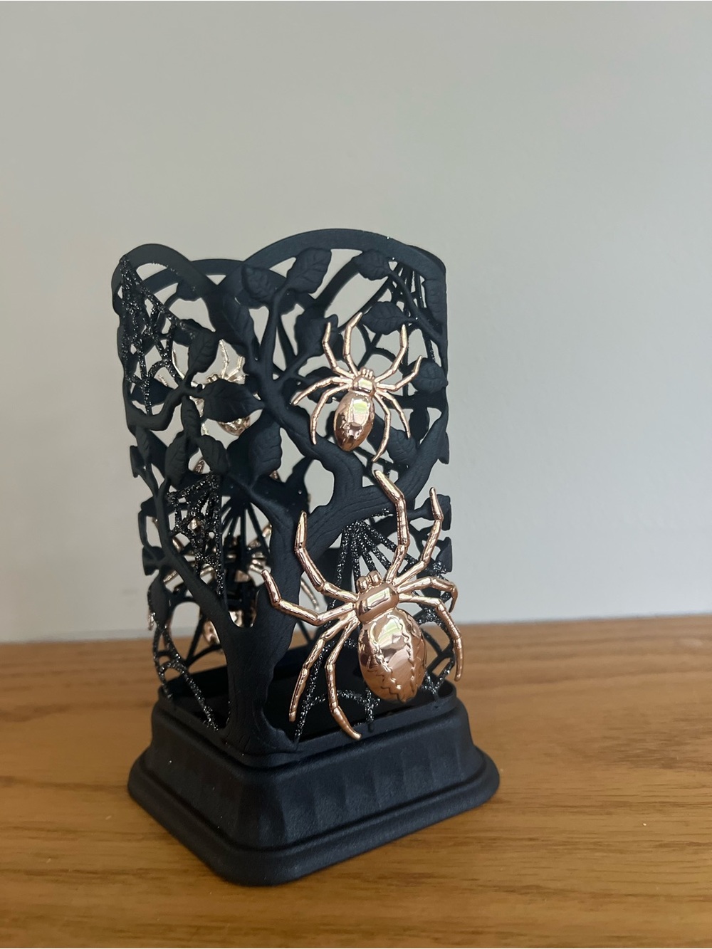 Bath Body Works NWT SPIDER Black Matte & Glitter Soap Holder HALLOWEEN Goth